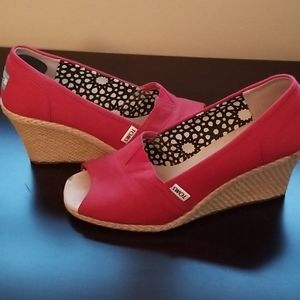 Toms Peep Toe Wedges